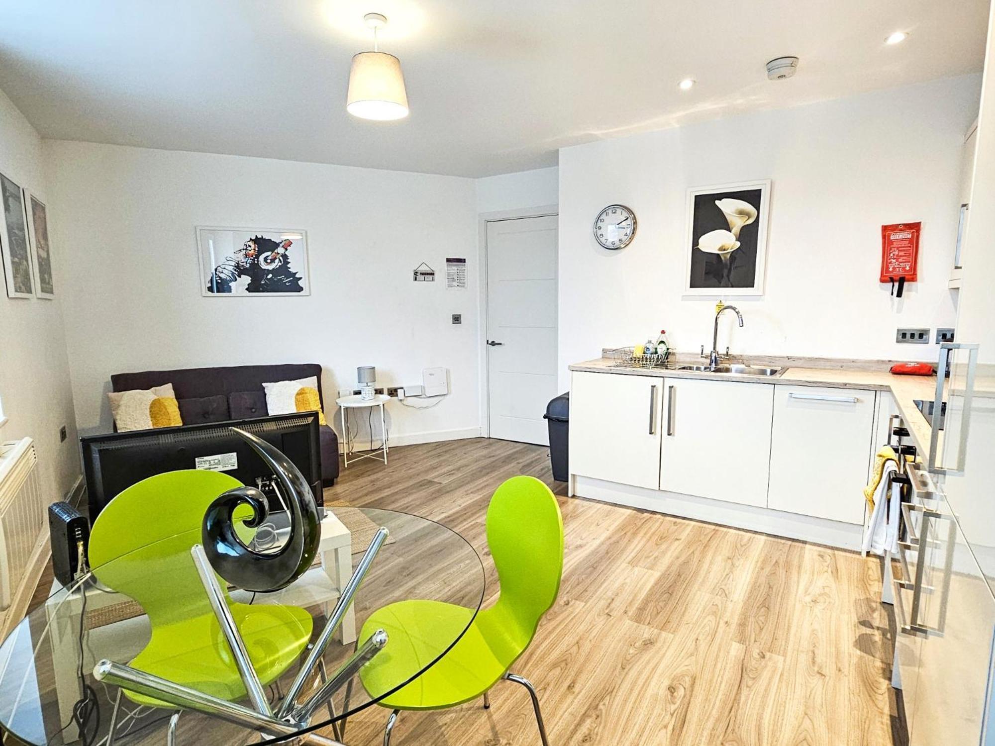 The Post House One By Fortuna Property Gloucester Exteriér fotografie